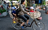 Mẹ Việt nuôi dạy con ở Nhật: Người ngoài nhìn vào hâm mộ, người trong cuộc sốc lên sốc xuống