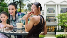 “Người đẹp lực điền” Angela Phương Trinh: Tuổi 27 sở hữu biệt thự 15 tỷ, tự thân nuôi con