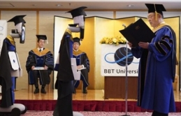 Cộng đồng mạng “rớt tim” với lễ tốt nghiệp online tại Nhật Bản