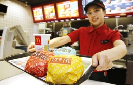 McDonald Nhật Bản đã dừng việc ăn uống trong cửa hàng!