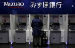 Người Nhật Bản ngại rút tiền từ ATM vì sợ virus corona