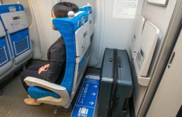 Một số tuyến Shinkansen quy định khách hàng cần đặt chỗ để hành lý kích cỡ lớn.