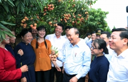 Thủ tướng động viên đoàn xe xuất hành tiêu thụ vải thiều Bắc Giang