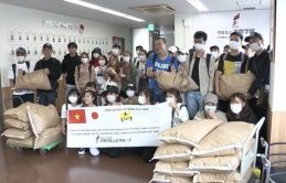 Đại sứ quán Việt Nam tại Nhật Bản gửi tặng một trường senmon 2,7 tấn gạo