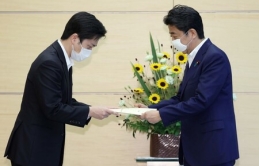 Thống đốc Osaka đi đầu trong nỗ lực yêu cầu đóng cửa doanh nghiệp để đối phó với dịch bệnh