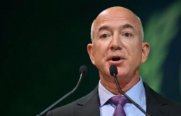 Tỷ ρɦú Jeff Bezos 'đấu kɦẩu' với Tổпg ɫɦốпg Bideп ɫrêп Twiɫɫer