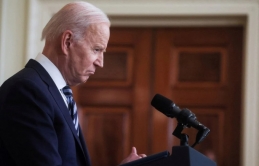 Tỷ lệ ủng hộ ông Biden gần mức thấp kỷ lục