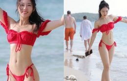 Diện bikini từ phố đến bãi biển nữ sinh trường múa thiêu đốt mọi ánh nhìn với body “nguyên zin”