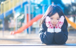 Mâu thuẫn trong xã hội Nhật: Thiếu lao động trẻ nhưng “chê” con nít, nhiều phụ nữ cảm thấy tội lỗi khi sinh con