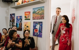 Chuyện tình mẹ đơn thân Việt lấy chồng Pháp: 'Con gái góp vào hạnh phúc vợ chồng'