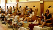 Vui buồn nghề nail ở Mỹ: Vào nghề nail thì bạn phải tự đánh mất chính mình, gạt bỏ lòng tự trọng, danh dự, tôn nghiêm...