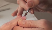 Tâm sự: Vui buồn nghề làm nail của người Việt ở Tây