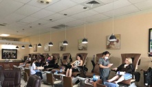 Nỗi buồn của người đi làm nails ở nơi xa xôi, khỉ ho cò gáy