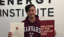 Chuyện về nam sinh gốc Việt mồ côi cha, ngủ gầm cầu trúng tuyển Đại Học Harvard