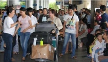 Nỗi niềm của người Việt tha hương: “Mày ở nước ngoài thiếu gì tiền, nó là em, tặng nó ngôi nhà có sao đâu”.