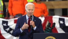 Thách thức chờ đón ông Biden khi tái tranh cử