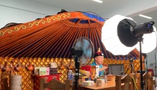 Người Mỹ mới làm quen với livestream, Trung Quốc đã ‘bá chủ thiên hạ’: Gần 500.000 người trải nghiệm, mua 500 tỷ USD hàng hóa/năm, đến trường đại học cũng dạy làm streamer