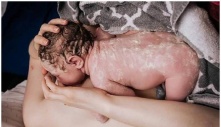 The Wonder of a Newborn's First Gaze: An Inspiring Tale of Love, Discovery and Surprise
