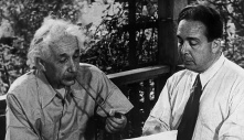 Nỗi hối hận của Einstein khi thúc đẩy chế bom hạt nhân