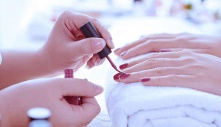 Hé lộ bí mật nghề nails tại Mỹ: Chủ tiệm nails được lời bao nhiêu tiền từ thợ?