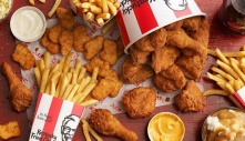 Ở nước ngoài, KFC là đồ ăn rẻ tiền thì ở Việt Nam lại là... “sành điệu“.