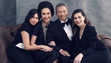 Học lực khủng của hai công chúa nhà Diễm My 6x ở Mỹ: Cô em vừa đỗ 4 trường đại học cùng một lúc, cô chị tốt nghiệp với tấm bằng xuất sắc