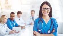 Bác sĩ là nghề được trả lương cao nhất ở Mỹ