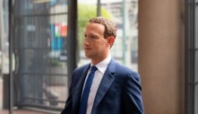 Sóng gió lớn nhất 19 năm, Mark Zuckerberg trải lòng trong cuộc họp với nhân viên Meta toàn thế giới: Tôi đã phải đưa ra những quyết định rất khó khăn!