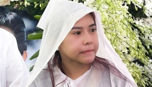 Tròn 100 ngày cố NSƯT Vũ Linh ra đi, con nuôi Bình Tinh bất ngờ đăng đàn cầu xin khiến ai cũng xót xa