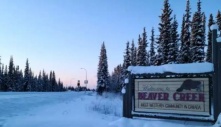 Thị trấn hẻo lánh nhất Canada: Đi chợ mất tới 2 ngày, mùa đông chìm trong bóng tối, không nhà nào có địa chỉ