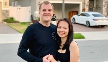 Bất ngờ với thu nhập khủng của Cô gái Việt sang Mỹ làm nghề dắt chó đi dạo thuê, giờ tậu xe sang nhà 14 tỷ