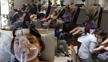 Làm chủ mới kiếm được nhiều tiền, vợ chồng gốc Việt mở tiệm nail lớn phải nhậpviện sau 3 tháng mở tiệm