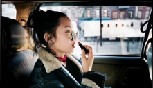 Người trẻ Mỹ trì hoãn tiết kiệm