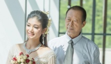Việt kiều Mỹ già về nước cưới vợ trẻ “ở Việt Nam phụ nữ rẻ như bèo”chỉ cần bỏ ra vài ngàn đô tha hồ chọn