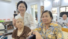 Cuộc chiến tâm lý đưa cha mẹ vào viện dưỡng lão