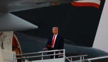 Ông Trump quyên được hơn 7 triệu USD sau khi trình diện nhà tù