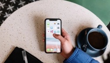 Một hành động đầy rủi ro mà hầu như ai cũng làm: Ai hay ngồi quán cà phê, đi máy bay, khách sạn đều cần cẩn thận!