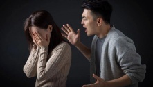Vợ ở Mỹ: Sai lầm của tôi là để chồng về Việt Nam một mình