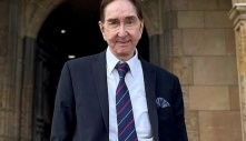 Cụ ông 90 có vẻ ngoài trẻ hơn 20 tuổi nhờ một bài tập trong suốt 60 năm, nhưng không phải chạy bộ