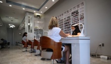 Chủ 2 tiệm nail gốc Việt mướn người tìm cách đốt một tiệm nail khác