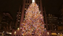 Thắp sáng cây thông Giáng sinh ở New York