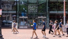 Đại học Harvard giàu hơn 120 nền kinh tế thế giới, nguồn thu của họ từ đâu?