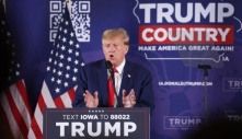 Ông Trump chế giễu tật nói lắp lúc nhỏ của ông Biden
