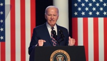 Những cuộc chiến liên tiếp đe dọa vị thế Tổng thống Biden