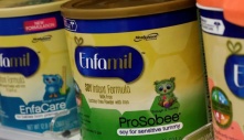 Mead Johnson bị buộc bồi thường 60 triệu USD do 'không cảnh báo nguy cơ viêm ruột' từ sữa