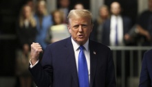 Ông Trump thách thức ông Biden tranh luận 'ở bất cứ đâu'