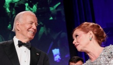 Ông Biden: Tôi đấu với 'đứa trẻ 6 tuổi'