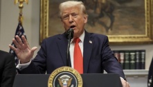 Ông Trump: Nên dùng dao mổ thay vì rìu khi cắt giảm chi tiêu