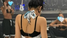 Jennie lại 'gây bão' vì khoảnh khắc gợi cảm trước thềm biểu diễn tại Coachella 2025