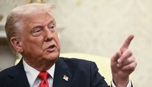 Ông Trump: 'Harvard là một trò đùa'